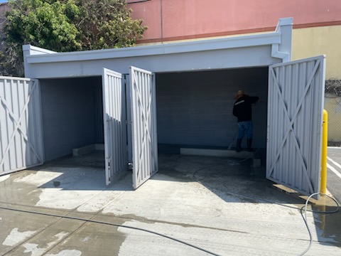 Commercial trash enclosure maintenance